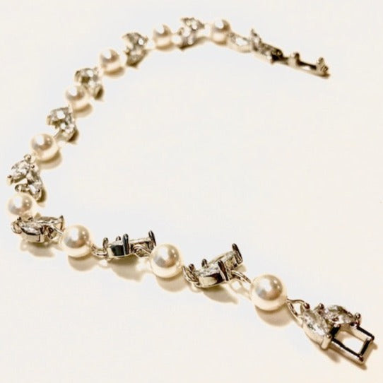 Bracelet de mariage Feuillage en Zircone et perles nacrées blanches