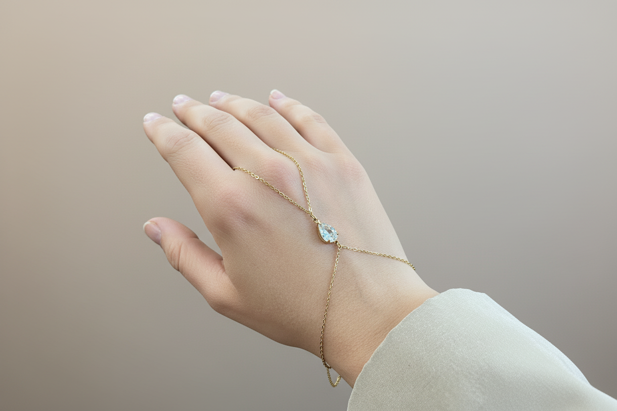 Vivement demain en chaîne fille, avec une goutte en zircon en central