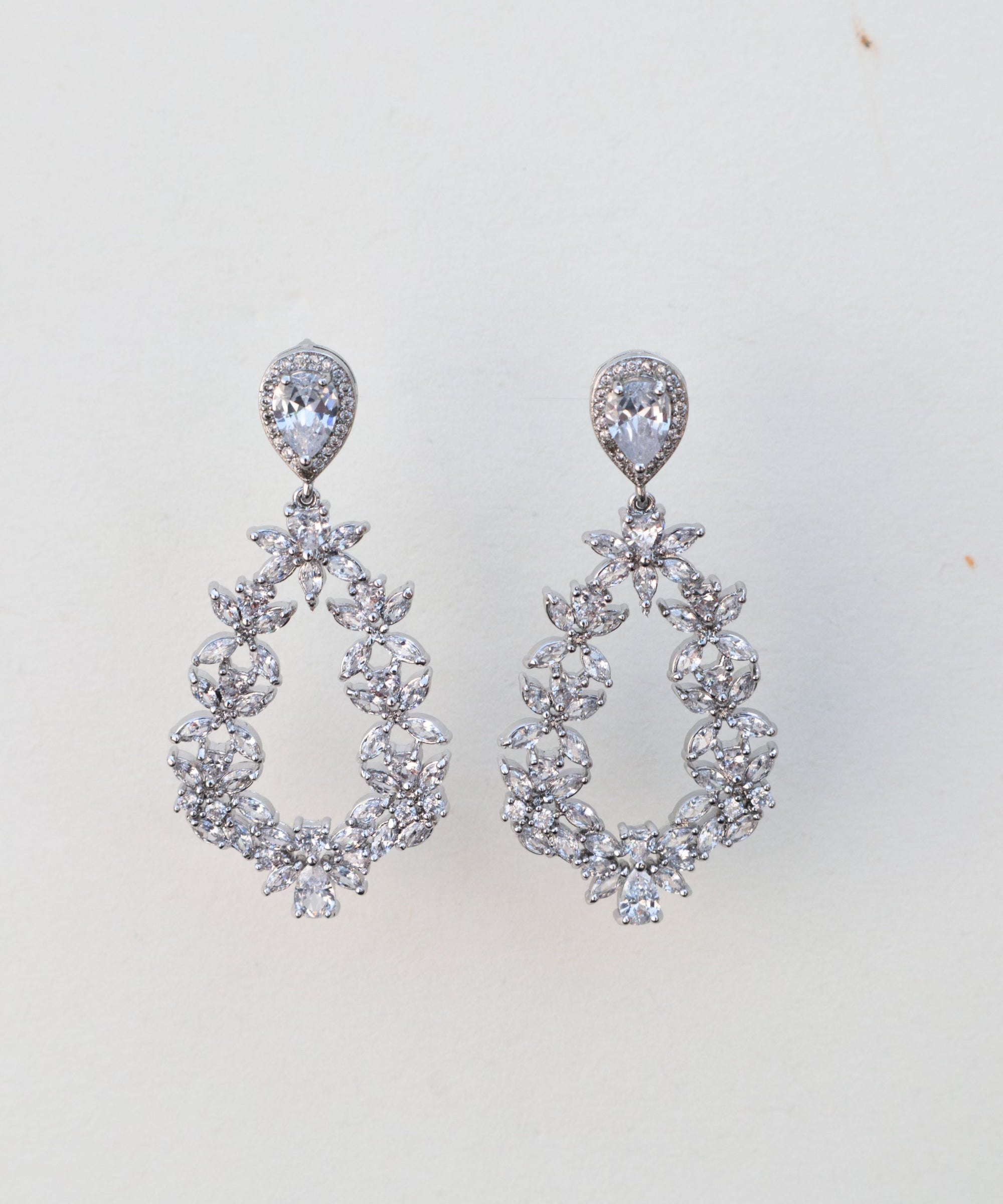 Boucles d'oreilles mariage volumineuse en Zircons