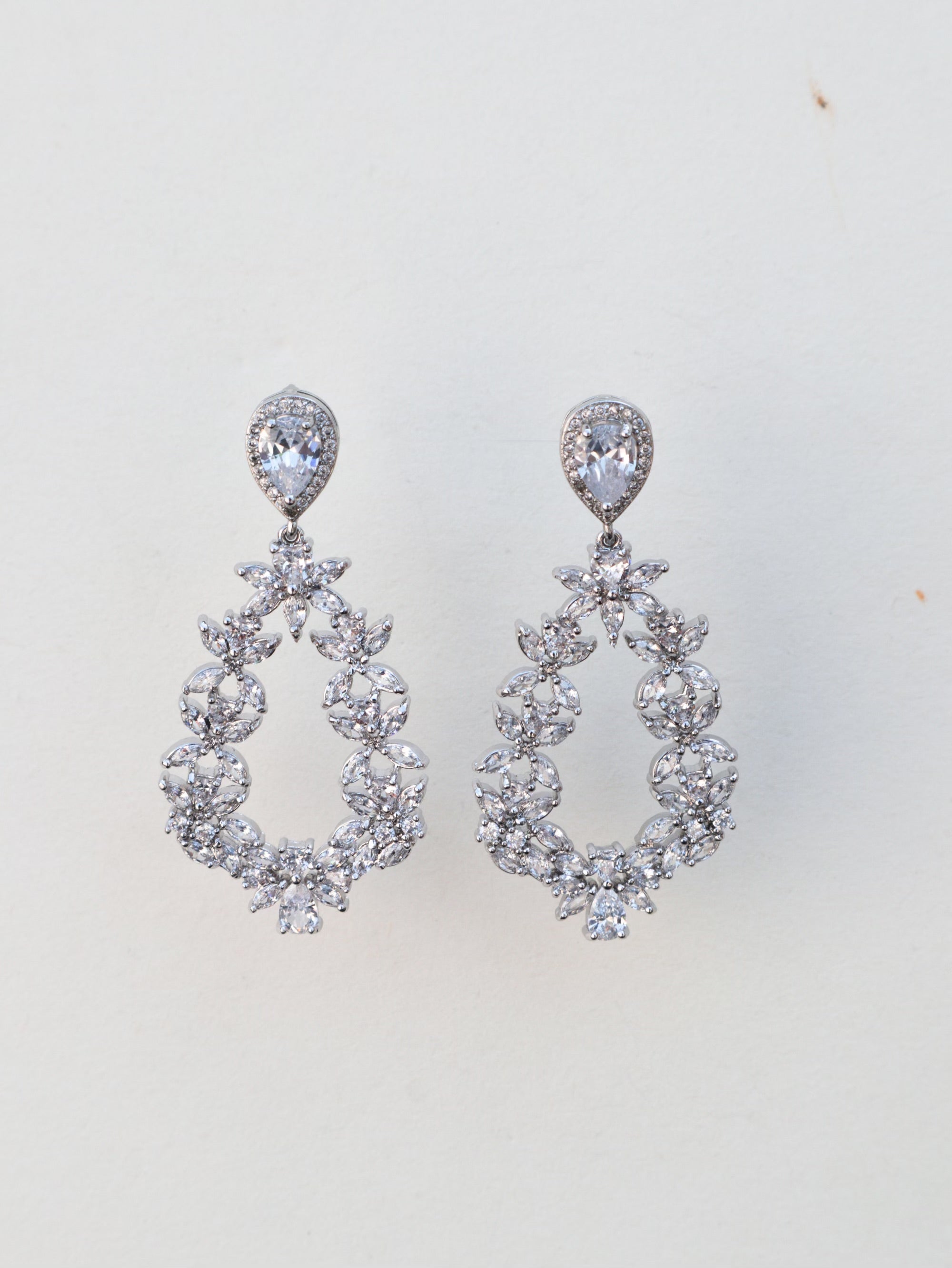 Boucles d'oreilles mariage volumineuse en Zircons
