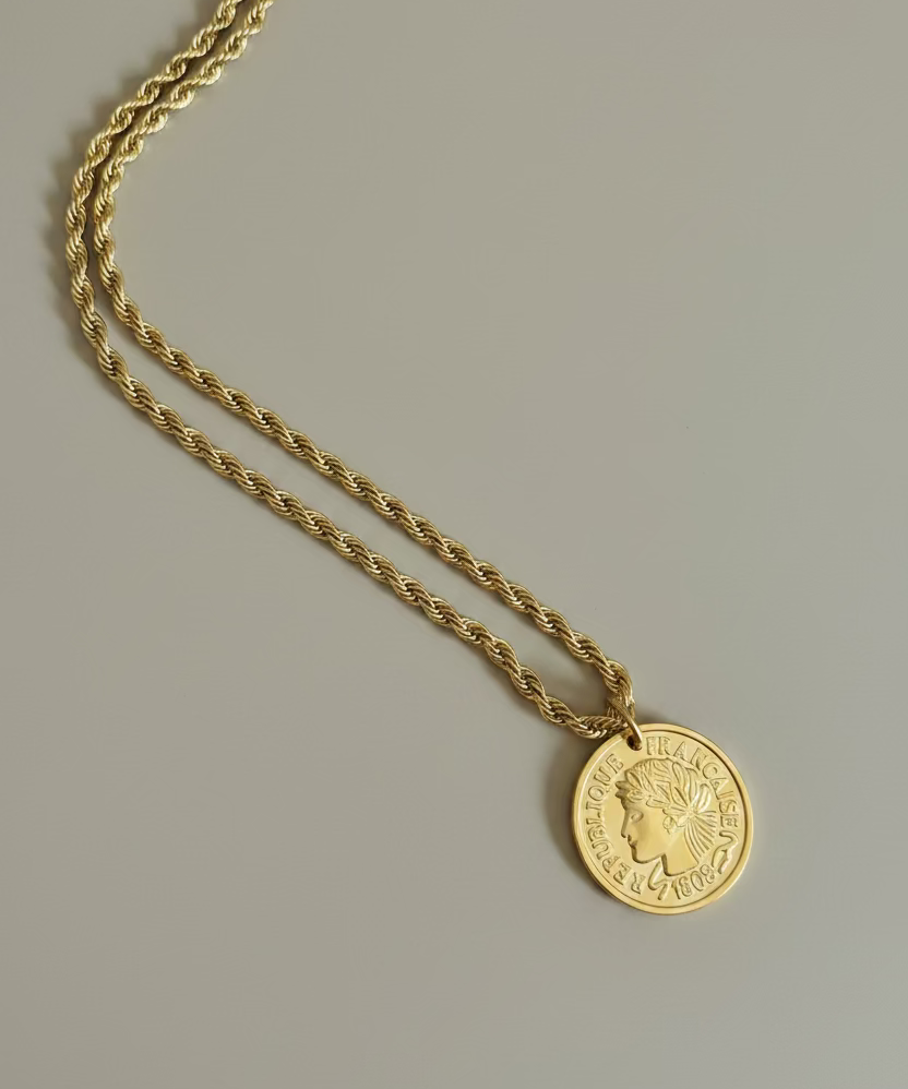Sautoir Médaille -Louis  Pièce Ancienne – Chaîne Maille Corde Acier Inoxydable Doré | Le Temps d'une Walima