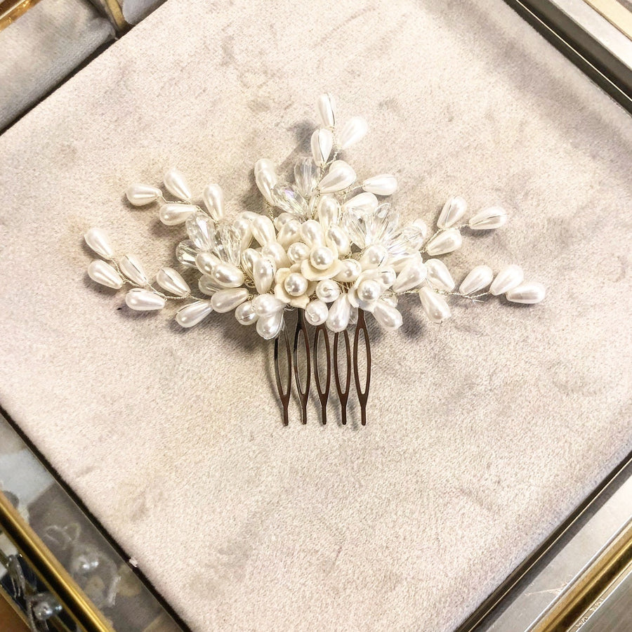 Peigne de cheveux mariage fleurs de porcelaine ET perles 