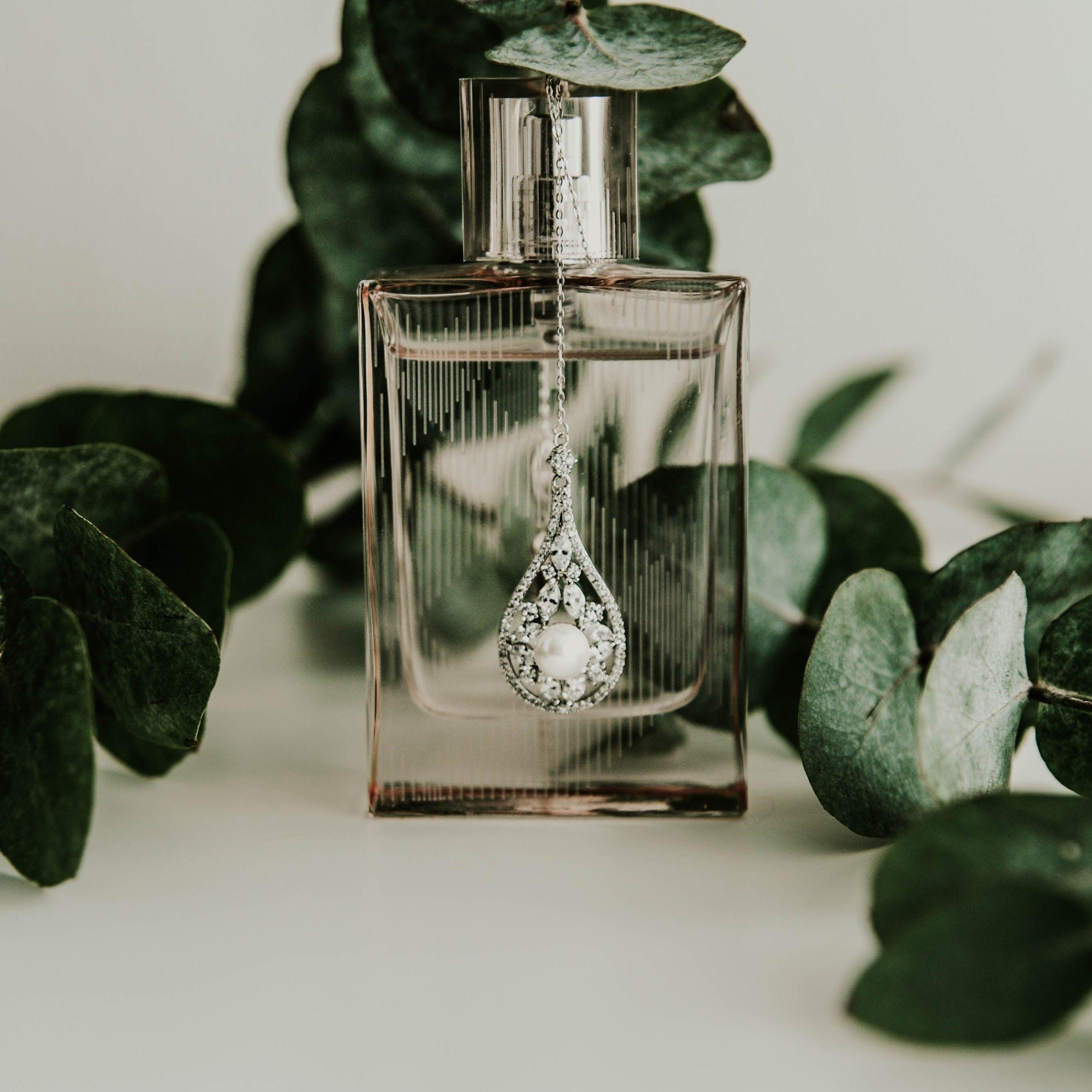 Collier de dos mariage  rallonge dorsale Pearline