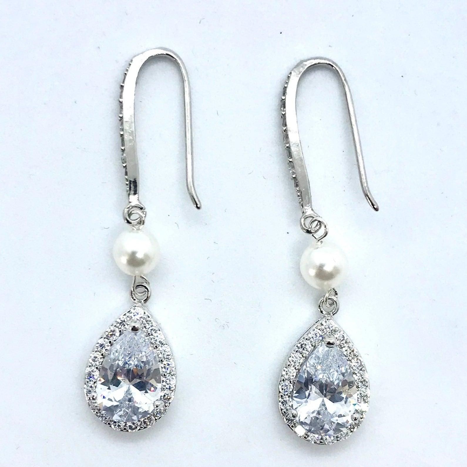 boucles d'oreilles de mariage goute  zircon et perle nacrée swarovski 