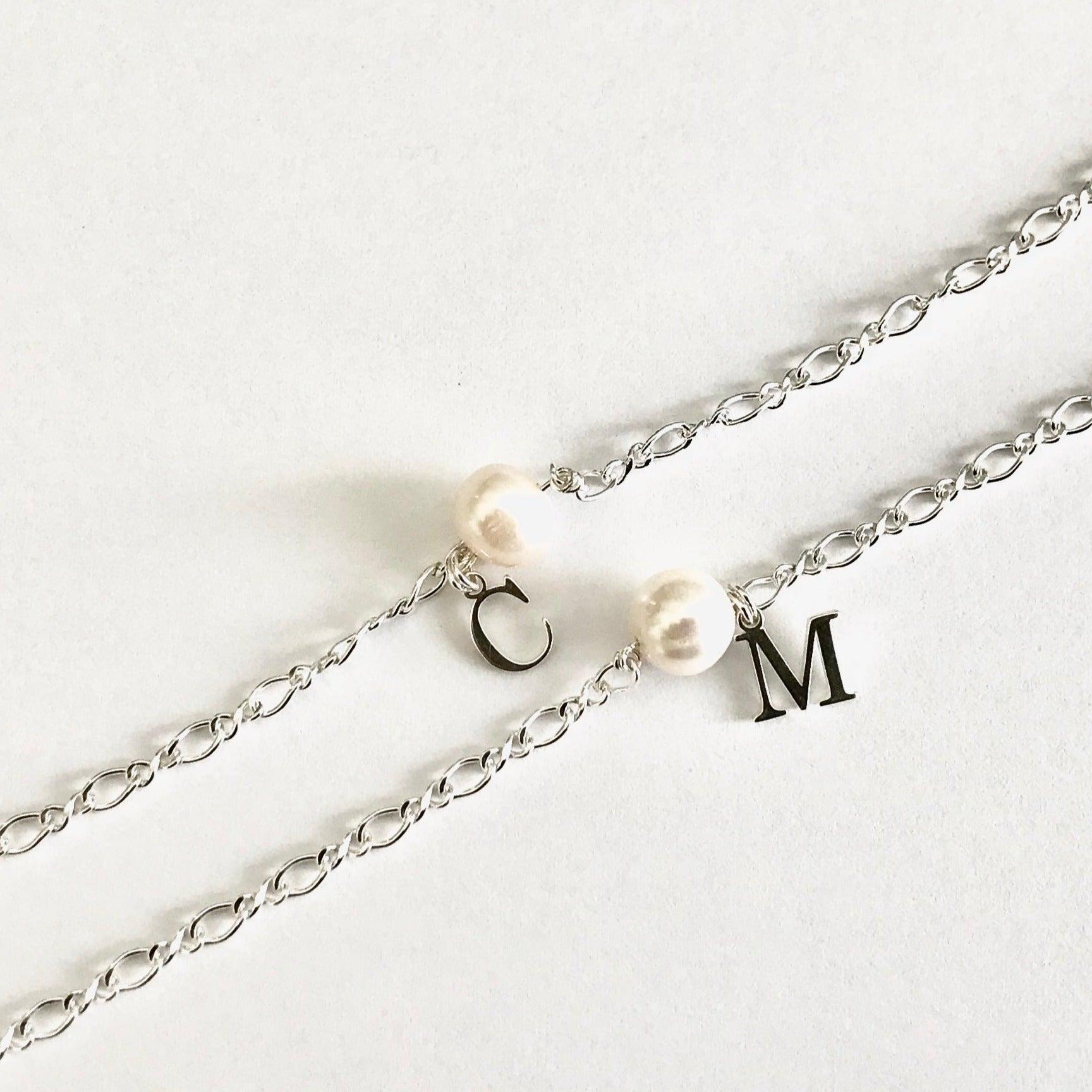Bracelet de mariage à personnaliser perle d'eau douce et initiale
