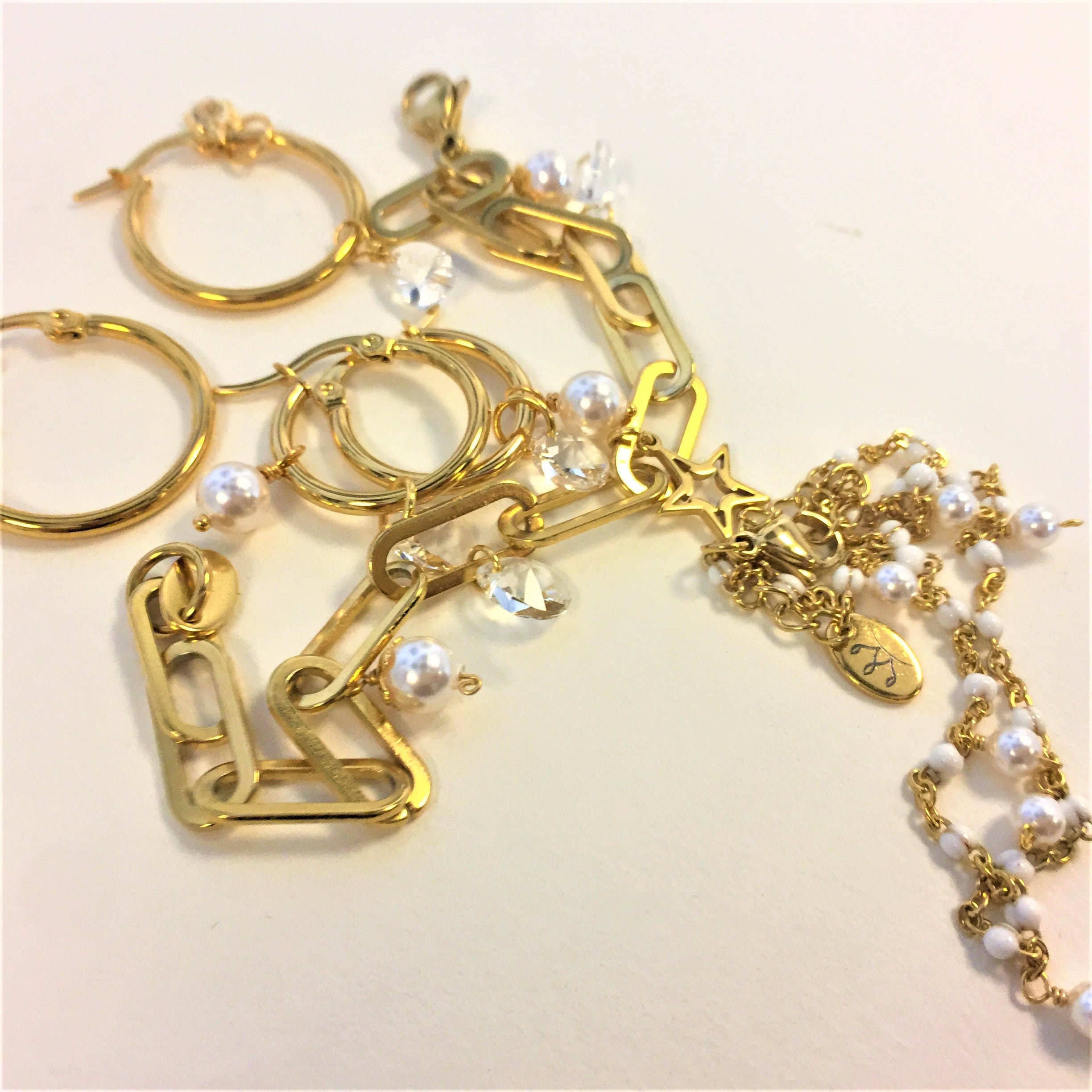 Gourmette dorée en acier inoxydable perles nacrées et cristaux Swarovski ® - Le Temps d'une Walima